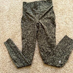 Lululemon green printed leggings size 4